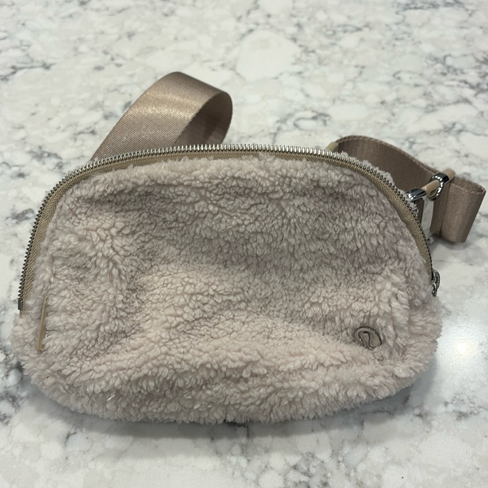 Lululemon Athletica Soft Beige Belt Bag